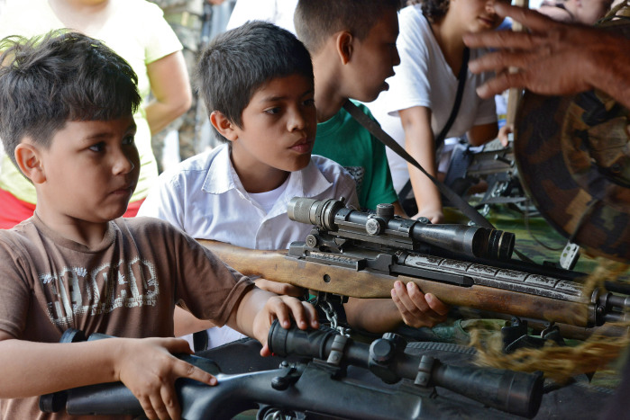 HondurasMilitaryKids AFP